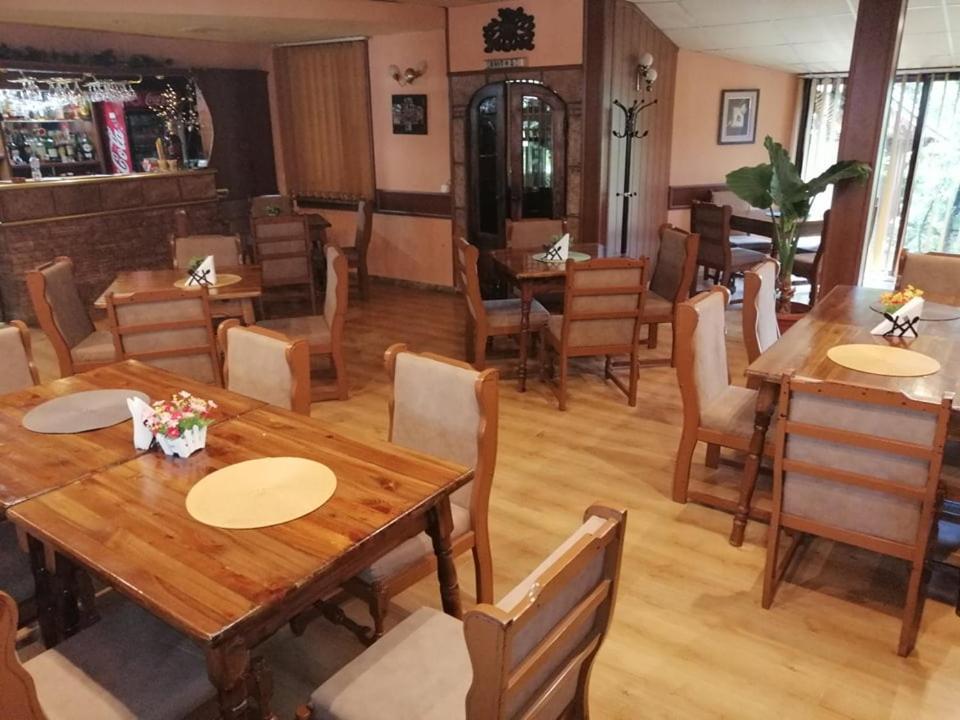 Хотел Омега Sztara Zagora Kültér fotó
